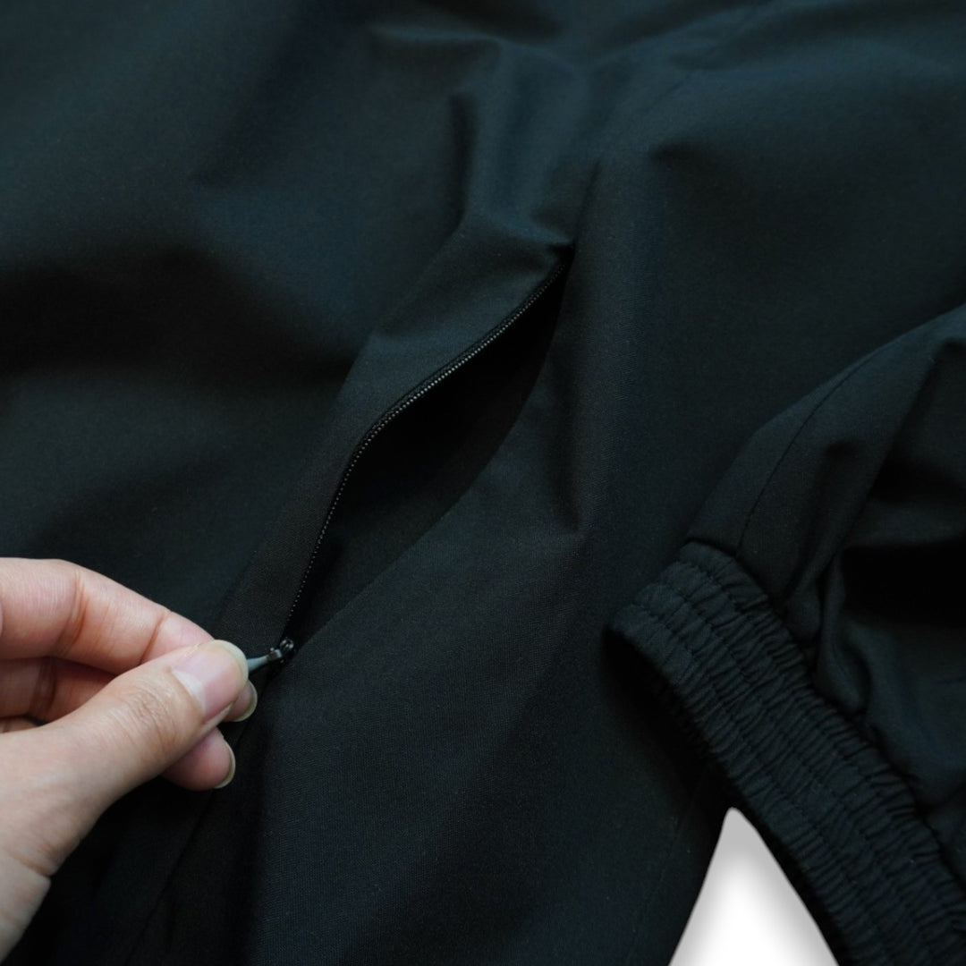 ウィンドブレーカー（ブラック×ホワイト） – 鹿島アントラーズFC