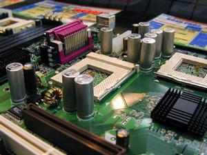 ASCII.jp：FC-PGA2対応をうたうデュアルCPUマザーがMSIから