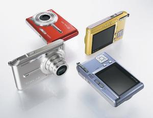 ASCII.jp：カシオ計算機、600万画素CCD搭載の薄型デジタルカメラ