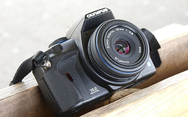 ASCII.jp：最強のお散歩カメラ──「E-420」レビュー (1/4)