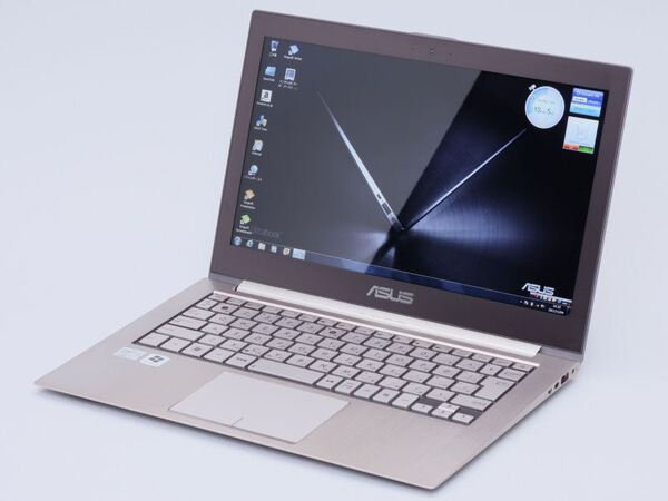 ASCII.jp：Ultrabookの大本命 ZENBOOK UX31Eは意外に速い！ (1/4)