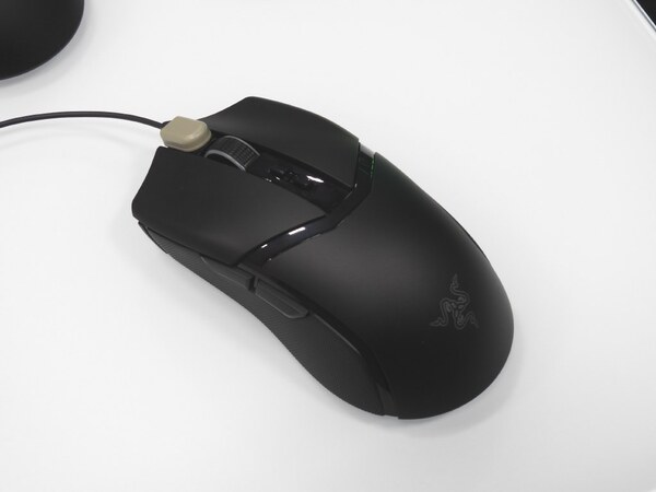 ASCII.jp：左右対称デザインのワイヤレスゲーミングマウス「Cobra Pro