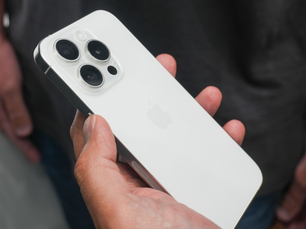 ASCII.jp：アップルの圧倒的量産力が可能にした「iPhone 15 Pro」USB-C