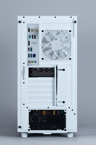 ASCII.jp：RTX 4070 Tiを白いNZXT「H5 FLOW」に！ PCゲーマーが今