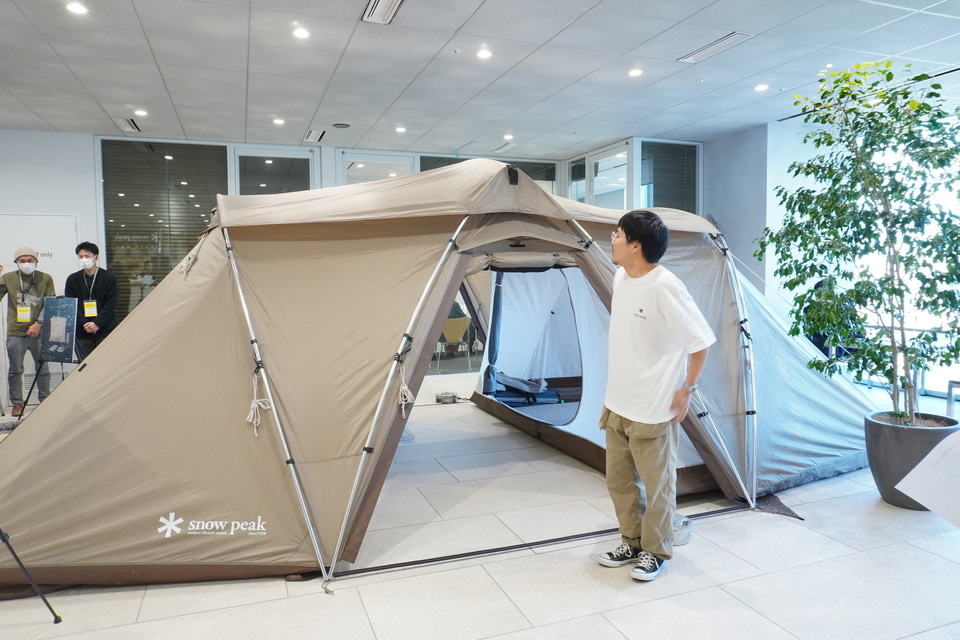 スノーピーク2025新製品を見てきた。初心者でも建てやすい2ルーム