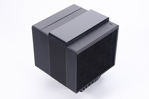 16コアのRyzen 9 9950Xを冷やしきれる！DeepCool最強の空冷CPUクーラー