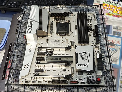 バックプレートで強度を高めた「Z270 MPOWER GAMING TITANIUM」、MSI製