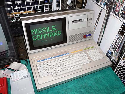 シャープ「MZ-80B」が店頭デモ中、BEEPで後日販売 （取材中に見つけた