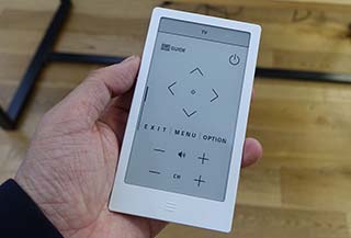 ミニレビュー】ソニーの新感覚学習リモコン「HUIS REMOTE」の心地よさ