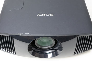 西川善司の大画面☆マニア】破格のリアル4Kプロジェクタ、ソニー「VPL
