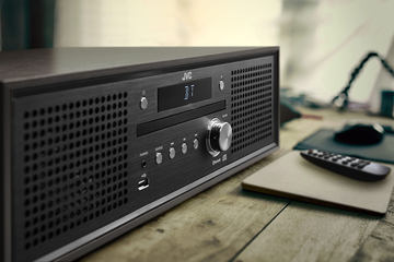 ビックカメラ、黒いJVCの一体型CD/USB/Bluetoothコンポ。19,880円 - AV