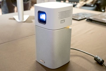 ボトルサイズで約4.3万円、BenQのAndroid搭載モバイルプロジェクタ
