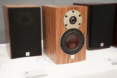 DALI“最も古く新しい”スピーカー「MENUET」30周年。MENUET SE共に一挙