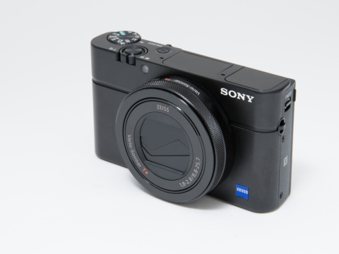 新製品レビュー：ソニーサイバーショットRX100 IV（外観・機能編