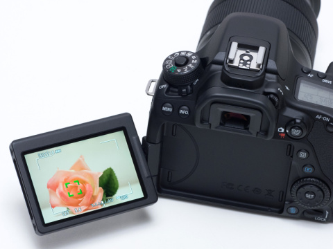 新製品レビュー：キヤノンEOS 80D（外観・機能編） - デジカメ Watch