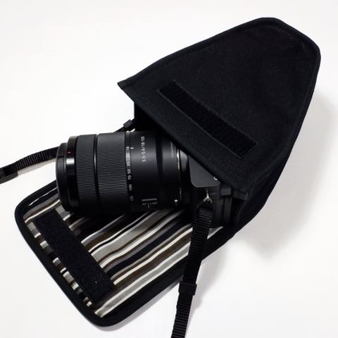 suono、α6400+高倍率ズームを収納できるカメラケース - デジカメ Watch