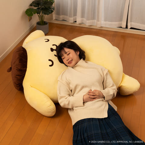 全長約105cm！ ポムポムプリンの超巨大クッションがプレミアムバンダイ