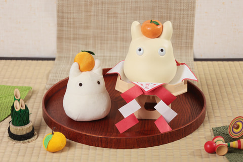 ジブリどんぐり共和国、「お正月小トトロ」グッズを11月25日に発売
