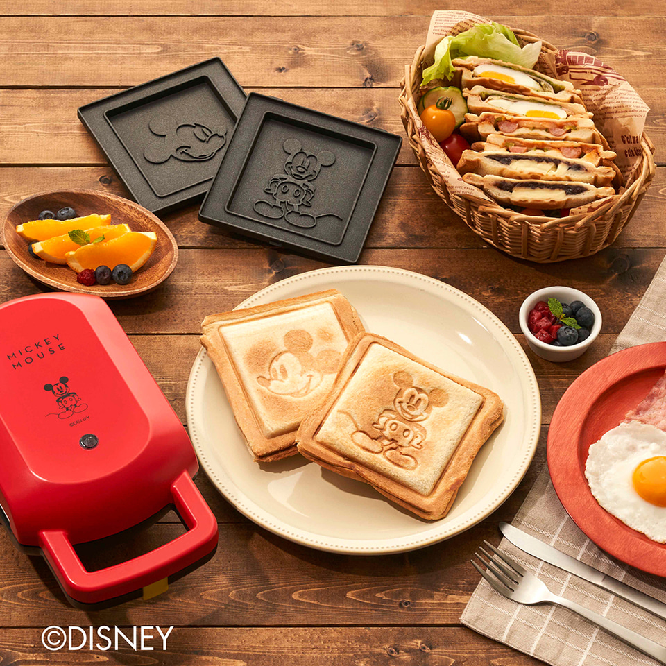 ディズニーのキャラクター柄に焼けるホットサンドメーカー。ミッキー