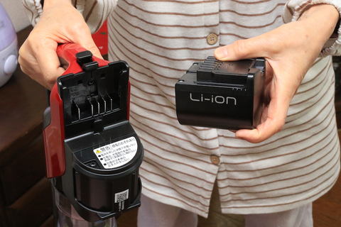 着脱式バッテリーで時間を気にせず掃除できる! 日立のスティック掃除機