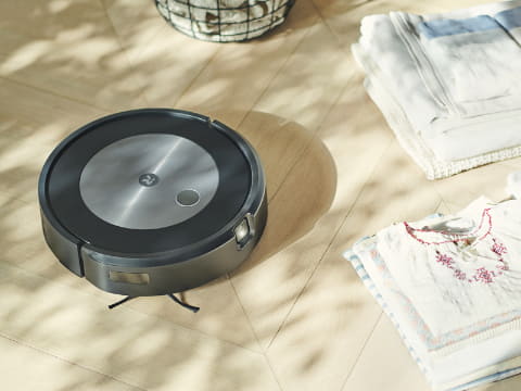 新ルンバ「j7」登場、ペットのフンや電源コードも見分けて回避 - 家電