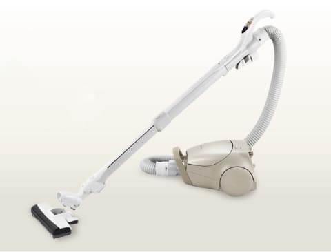 パナソニック、紙パック式の掃除機。すき間にも入る親子ノズル - 家電