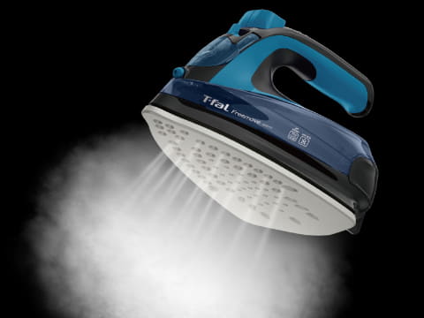 ティファール、スチーム量がアップした最軽量コードレスアイロン