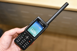 衛星携帯電話の501TH、Thuraya XT-PROの日本語対応モデル - ケータイ Watch