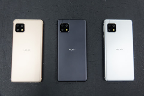 シャープから4Gスマホ「AQUOS sense4」――トリプルカメラになった新