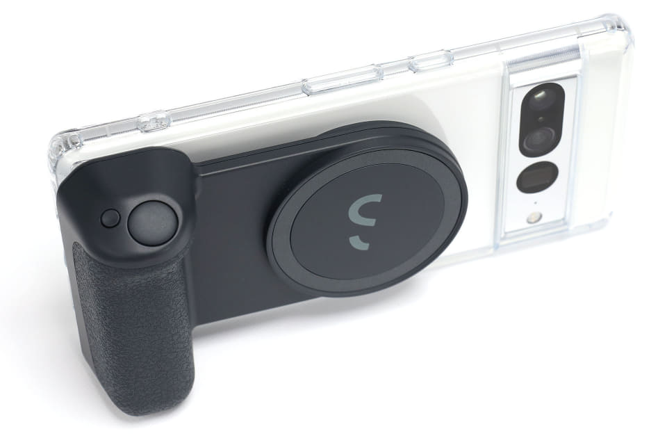 iPhone用MagSafeグリップ、ShiftCam「SnapGrip」がスゲくイイ