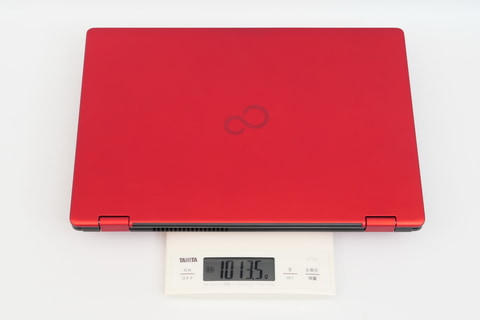 圧倒的軽量PCで定評の富士通から、900g台からでペンにも対応する2in1