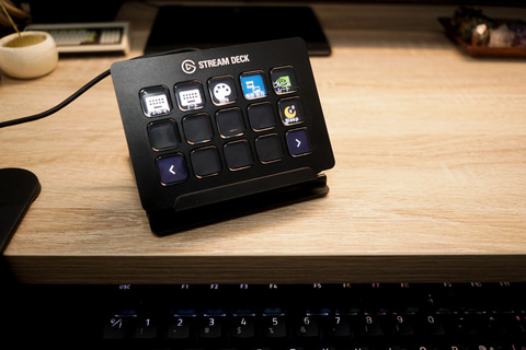 やじうまミニレビュー】ノートの置き場に困ったのでエルゴトロンの