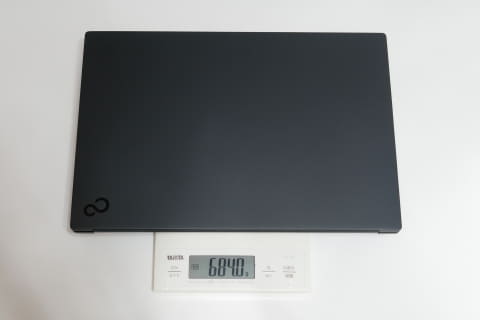 Hothotレビュー】手にした瞬間から“世界最軽量”を実感できる14型