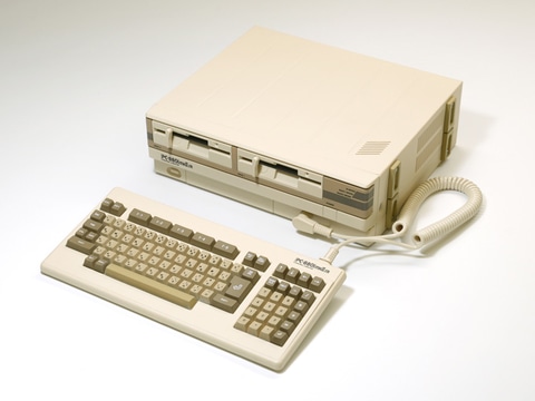 PasocomMini PC-8801mkIISR」がCEATECでデモ展示。専用モニターの試作