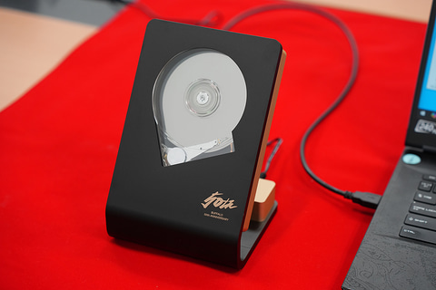 特集】中が見えるHDDをもう一度。バッファロー50周年“スケルトン