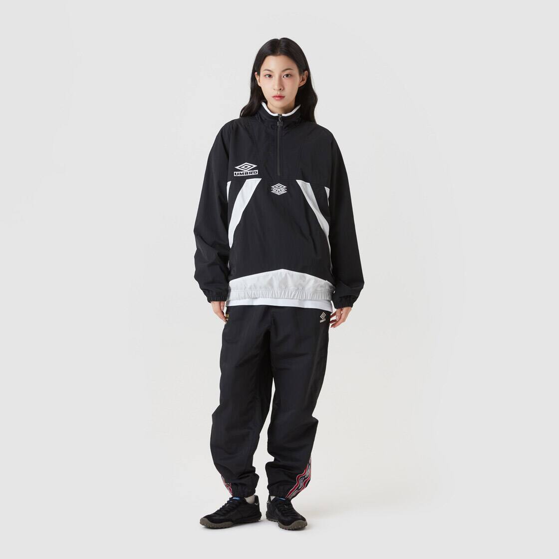 UMBRO HBL OG Woven Standneck Anorak ブラック（アンブロ ウーブン