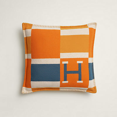 刺繍クッション 《フォーブルのオブジェ/シュヴァル》 | Hermès