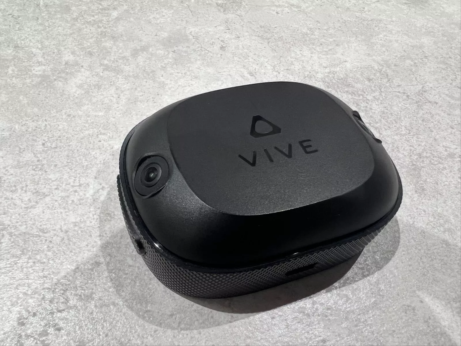 あらためて「VIVEトラッカー(Ultimate)」の真価を確かめる 実機