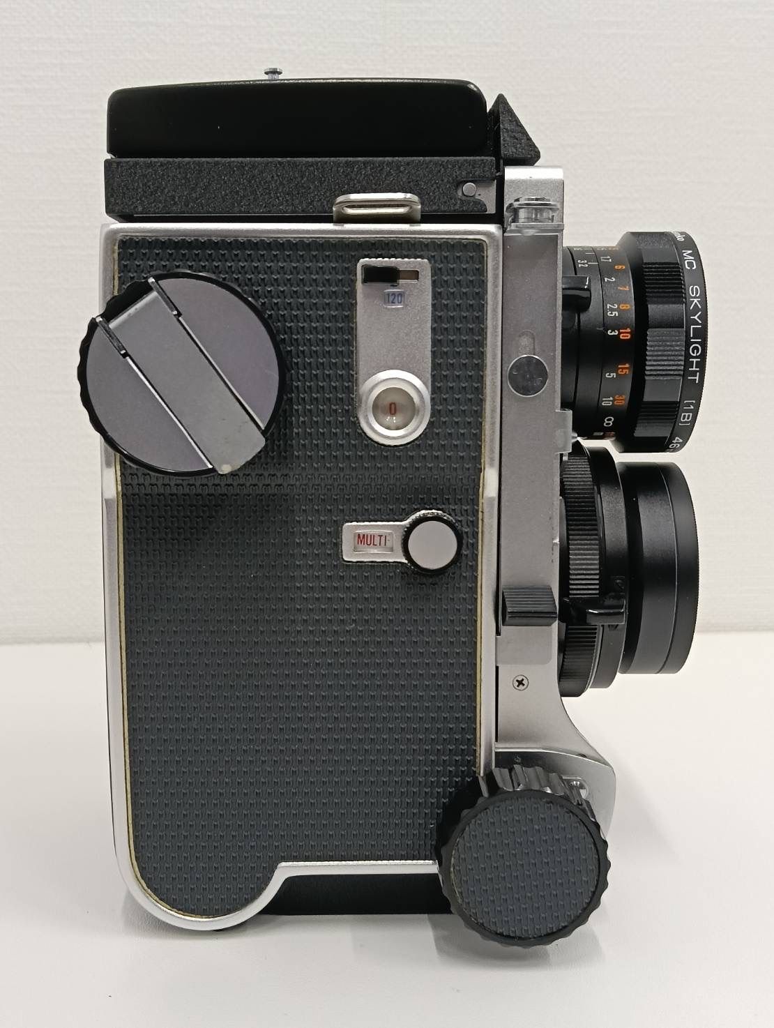 中古品】 Mamiyaマミヤ C220 Professionalプロフェッショナル 二眼レフ