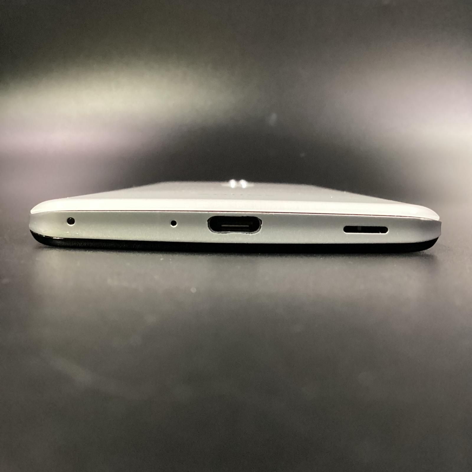 SHARP AQUOS zero2 256GB ミスティホワイト docomo SH-01M 白ロム 動作