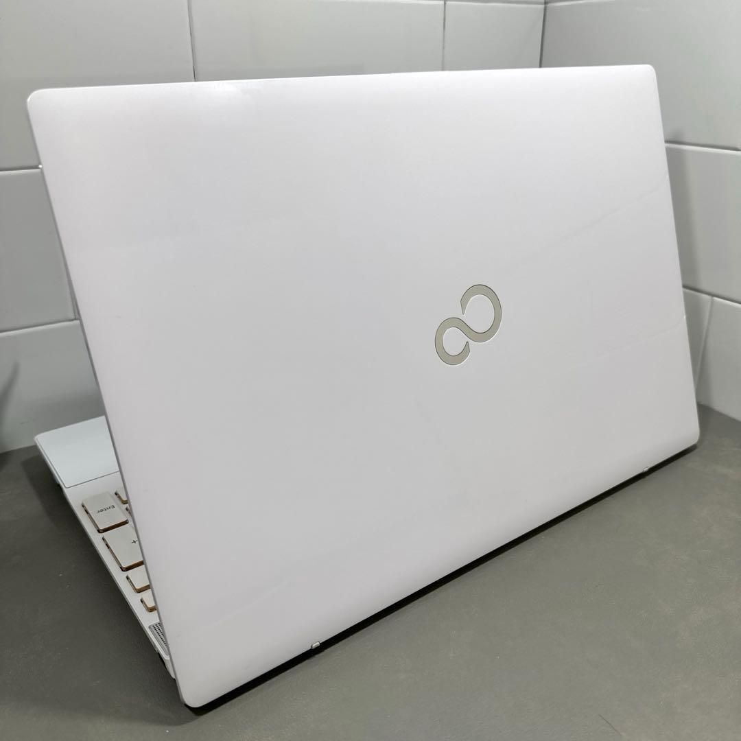 極上】富士通プレミアムホワイト☘️8世代i7☘️SSD256GB+HDD1TB