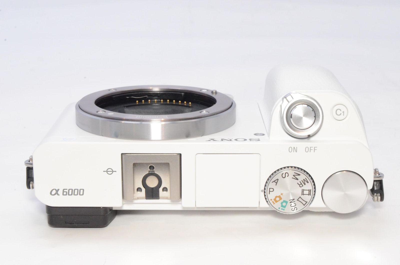SONY(ソニー) ミラーレス一眼 α6000 ボディ ホワイト - メルカリ