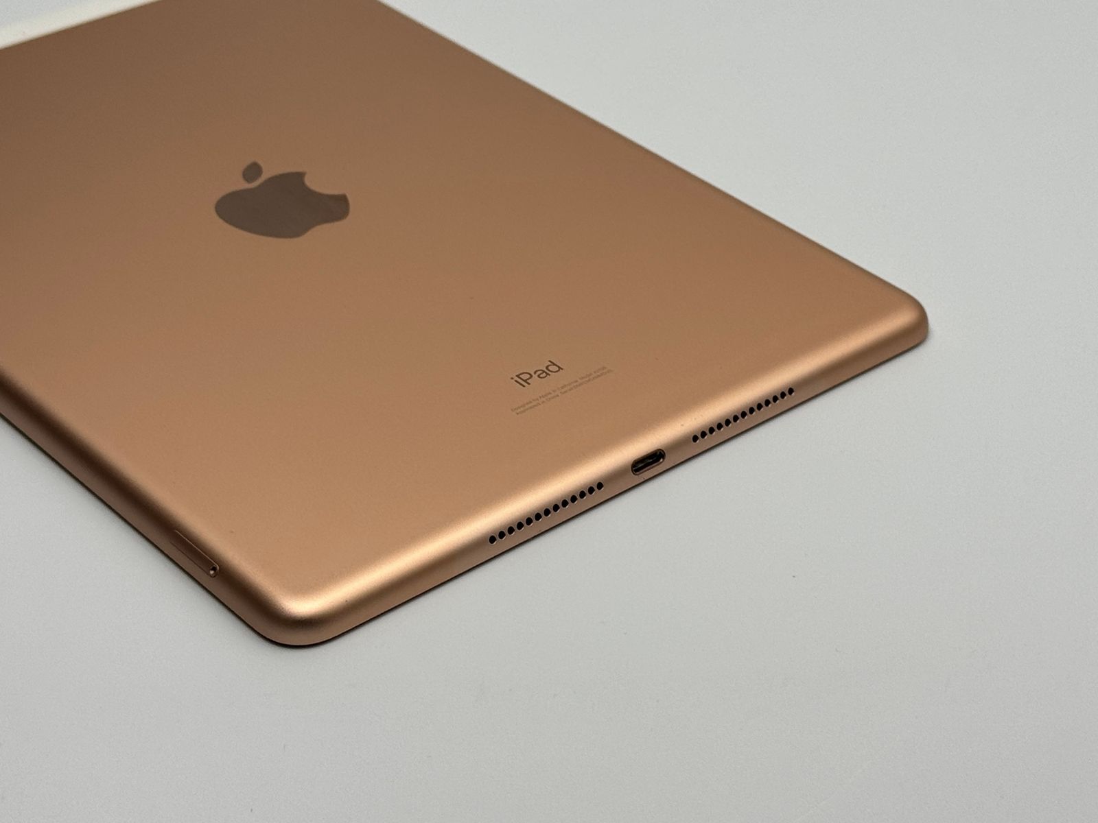 iPad 第7世代 128GB ゴールド WiFi+Cellular 中古B - メルカリ