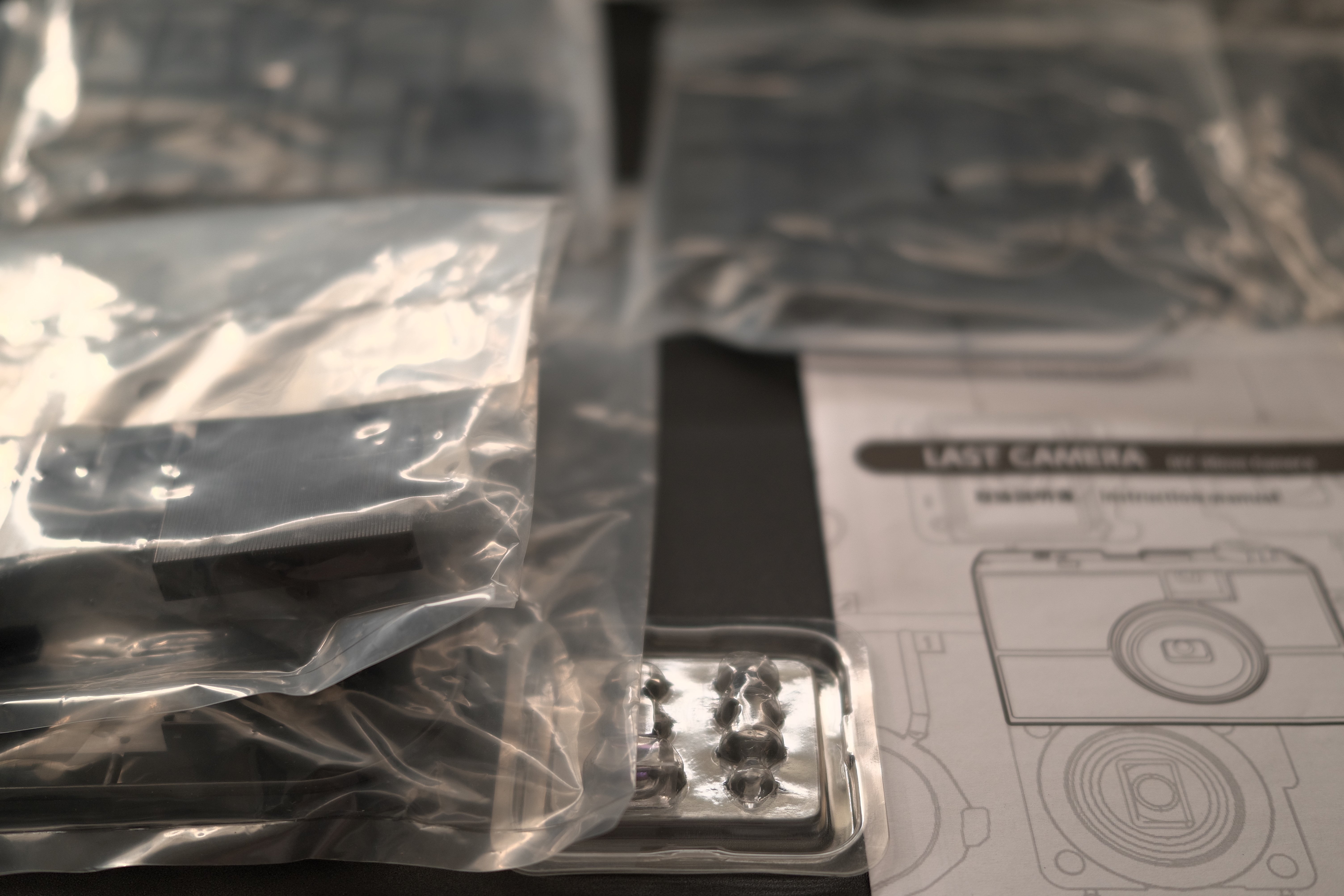 レビュー】プラモデルのカメラ「THE LAST CAMERA」（組立編）｜プラナリア