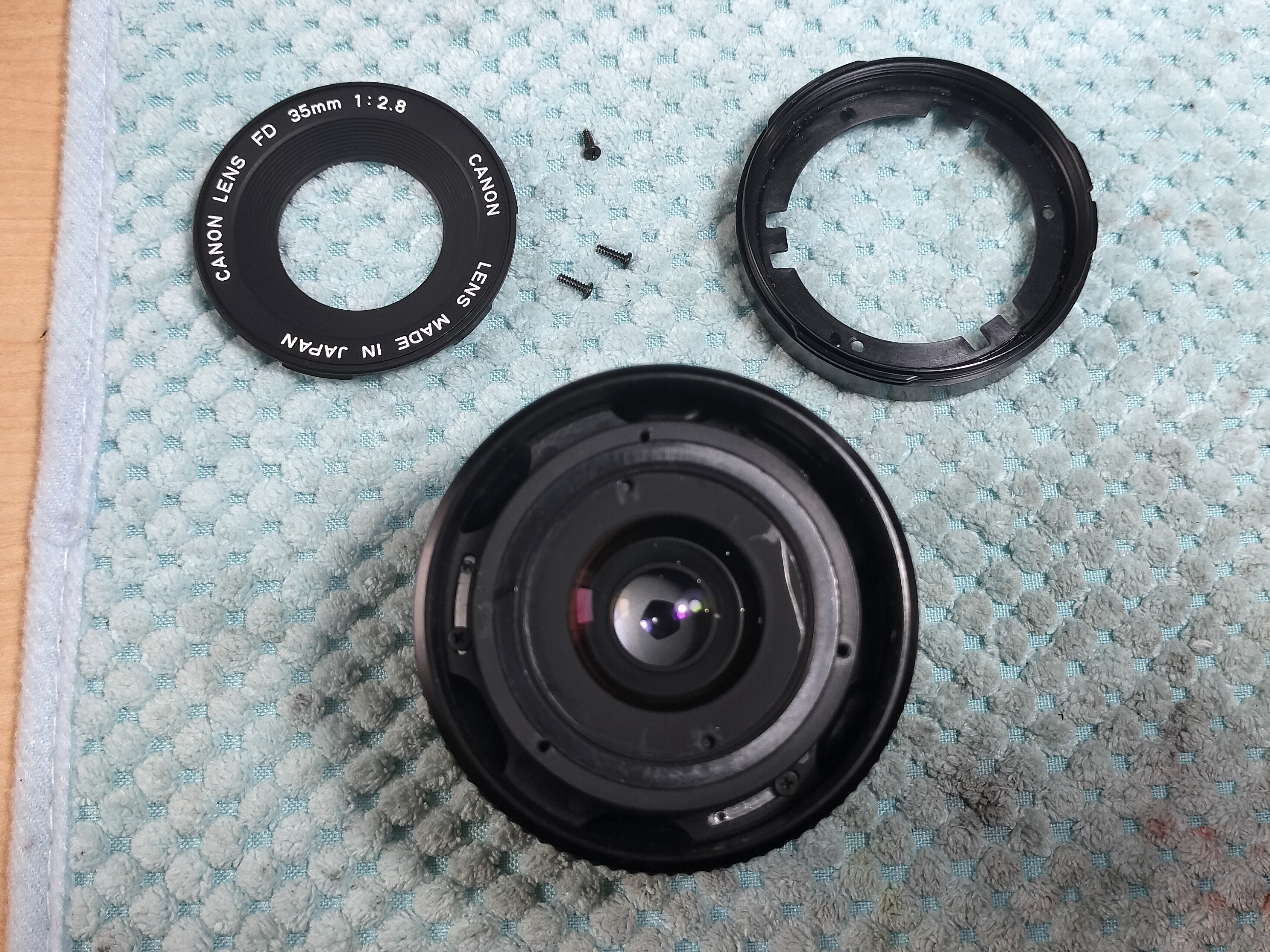 Canon New FD 35mm F/2.8の分解｜フィルムカメラ修理のアクアカメラ