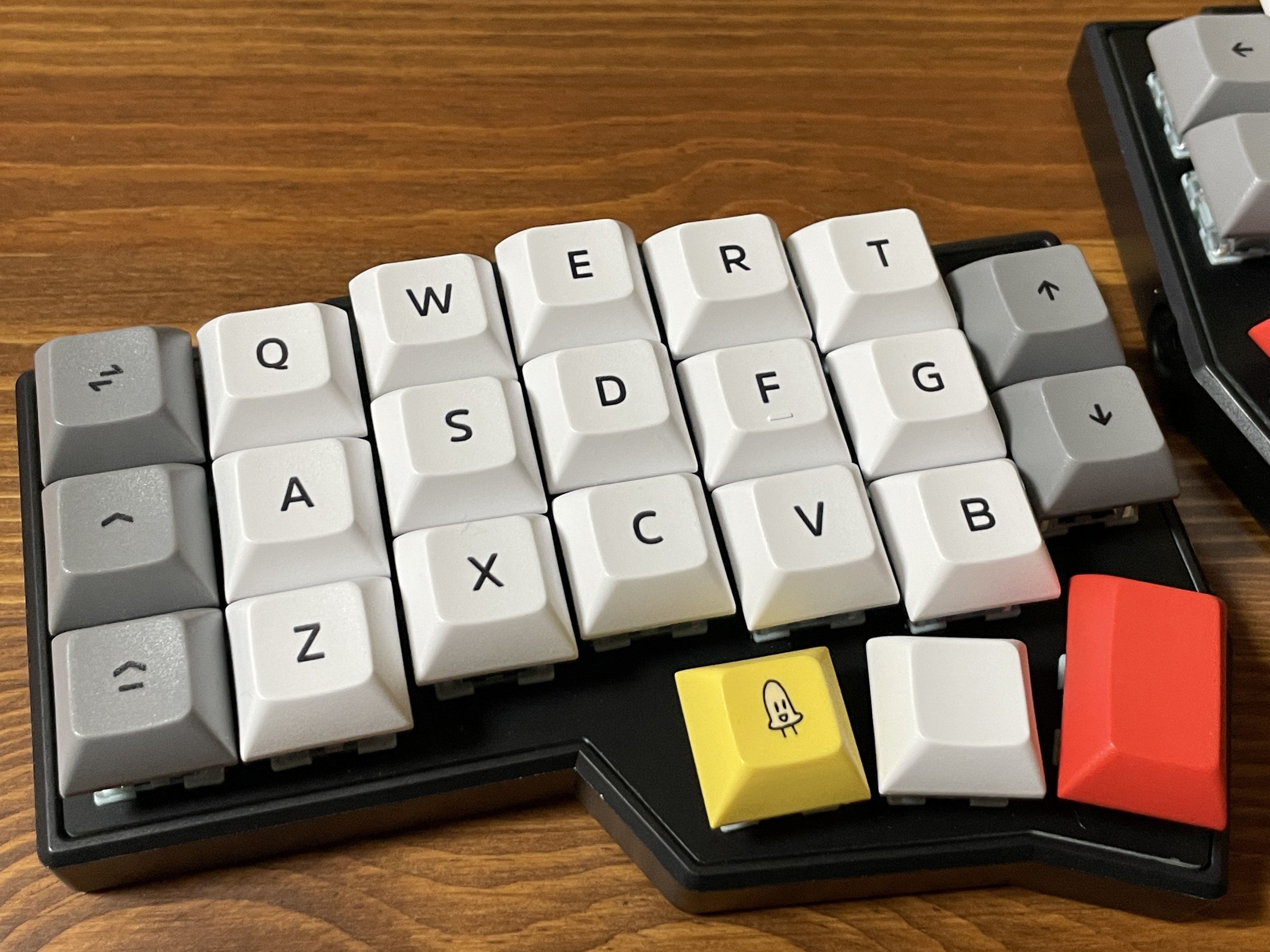 分割キーボード Corne V4 Cherry を作ってみた｜keigo