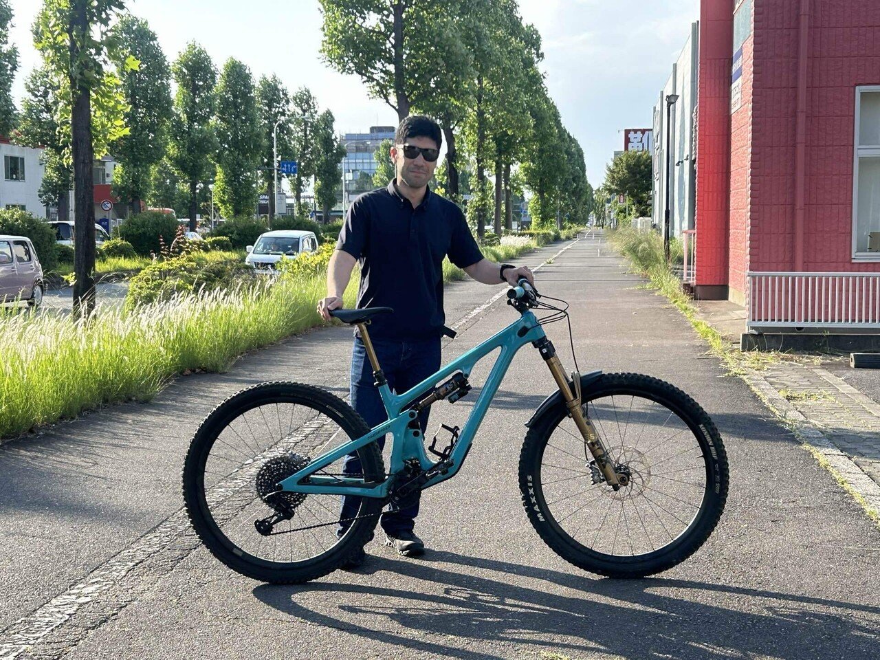 FOX 限定フォークLimited Podium Gold Forkを納品させて頂きました