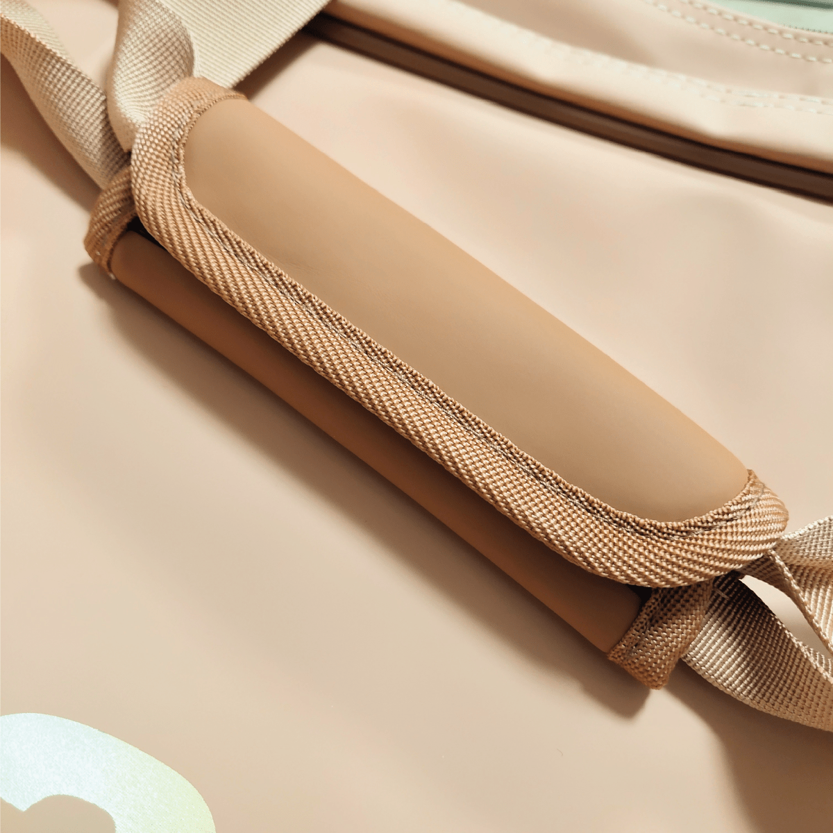 バドミントンラケットバッグ トーナメントバッグ スクエア型（D823-SF