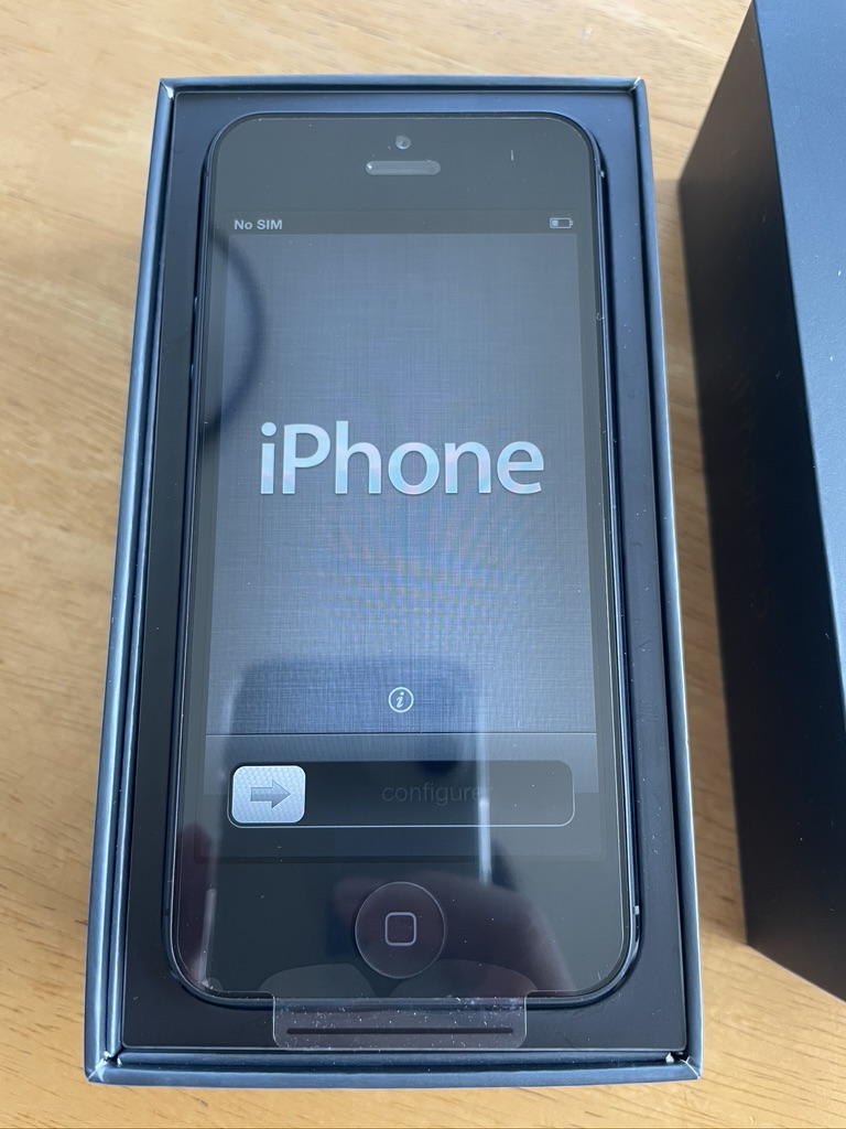 9年越し！？iPhone 5の新品を買ってみた | AppleBamboo.com