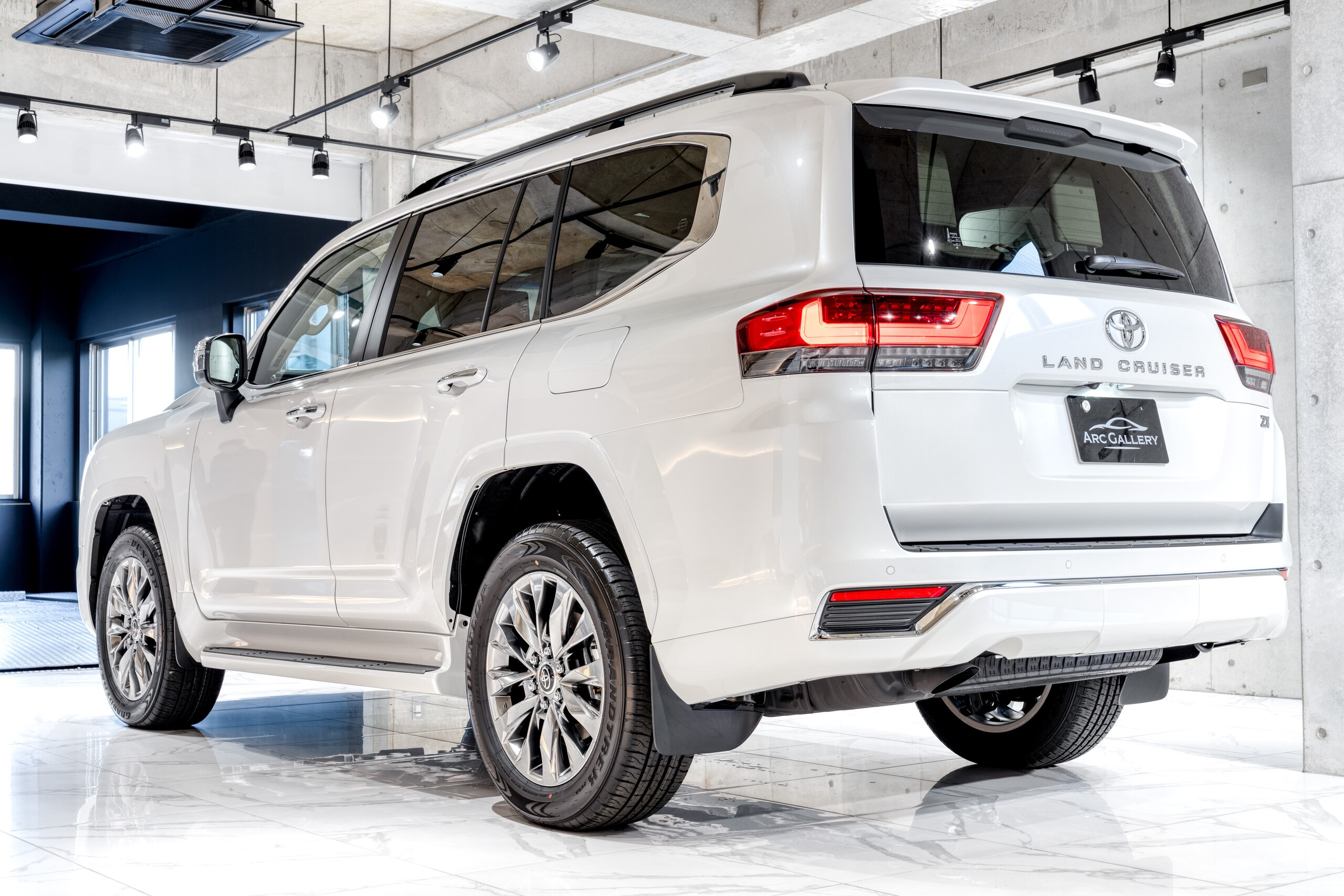 トヨタ ランドクルーザー300 3.5ZX 4WDの車両詳細｜アークギャラリー